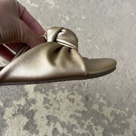 Brand new Lauren Conrad, gold knotted flats - Picture 7 of 8